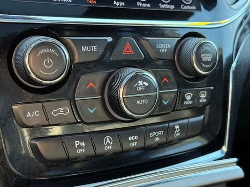 Certified 2020 Jeep Grand Cherokee Limited w/ Luxury Group II image 27