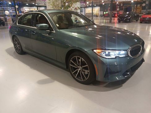 Used 2021 BMW 330i xDrive Sedan w/ Executive Package AWD/4WD image 4