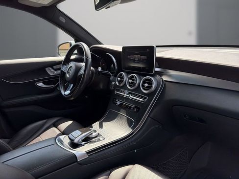 Used 2018 Mercedes-Benz GLC 300 4MATIC image 16