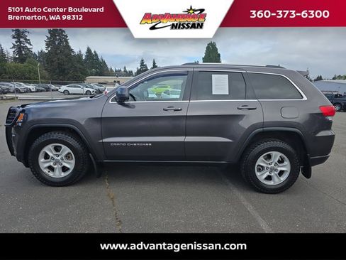 Used 2015 Jeep Grand Cherokee Laredo w/ Quick Order Package 23E AWD/4WD image 2