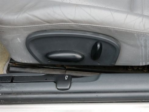 Used 1998 Porsche Boxster image 10