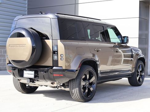 New 2026 Land Rover Defender 110 X-Dynamic SE image 5