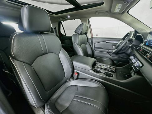 Used 2025 Honda Pilot Elite image 34