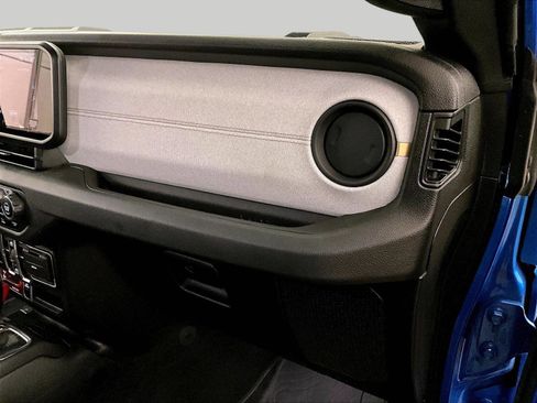Used 2024 Jeep Wrangler Unlimited AWD/4WD image 15