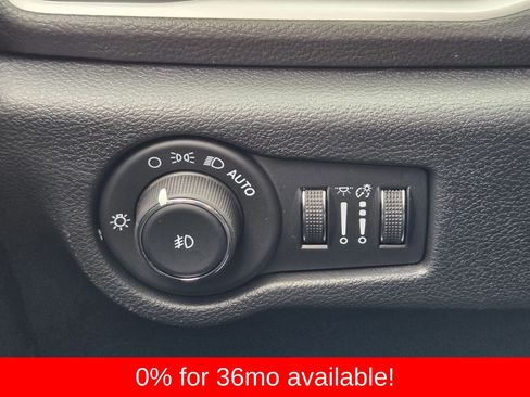 New 2026 Chrysler Pacifica Select AWD/4WD image 22