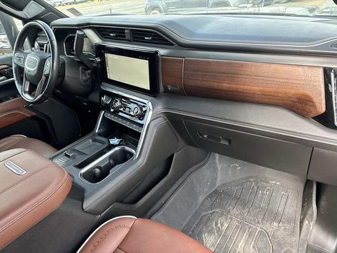 Used 2024 GMC Sierra 2500 Denali Ultimate image 17