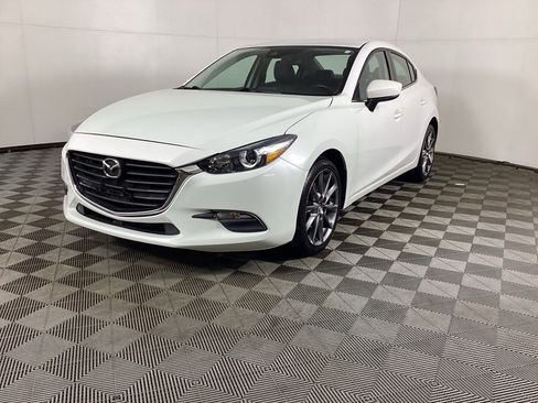 Used 2018 MAZDA MAZDA3 Touring image 5