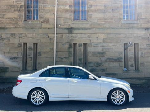 Used 2009 Mercedes-Benz C 300 Sedan image 9