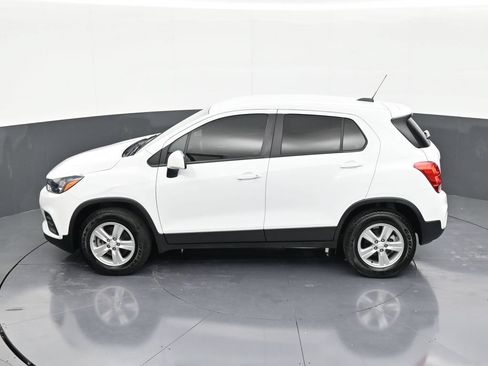 Used 2021 Chevrolet Trax LS AWD/4WD image 13