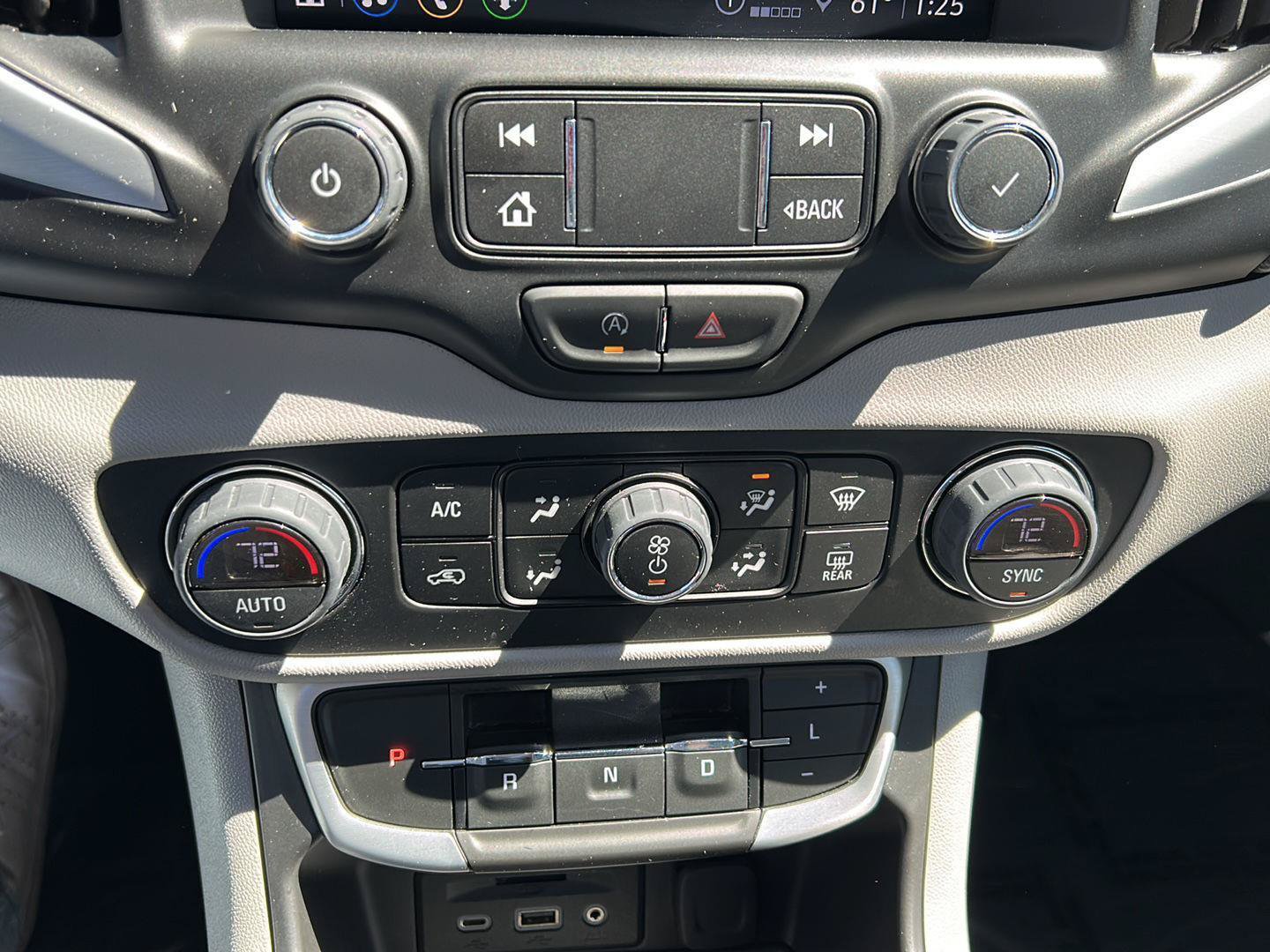 Used 2023 GMC Terrain SLT FWD image 11