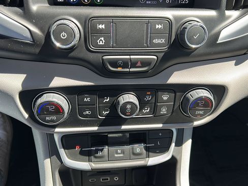 Used 2023 GMC Terrain SLT FWD image 11