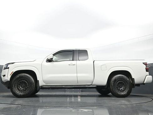 Used 2024 Nissan Frontier SV RWD image 23
