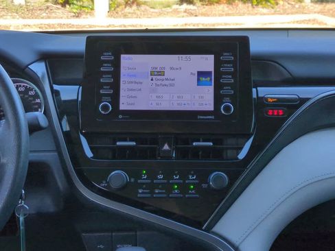 Certified 2021 Toyota Camry LE image 17