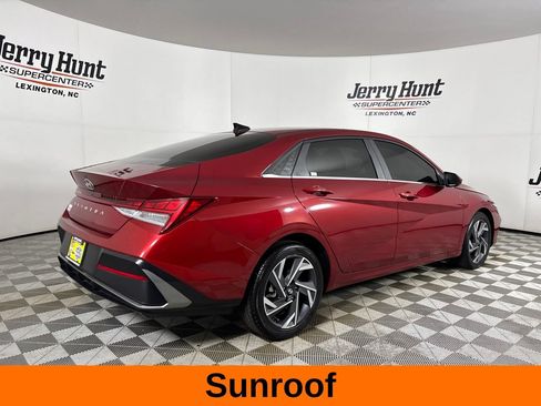 Used 2025 Hyundai Elantra SEL FWD image 6