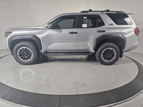 New 2026 Toyota 4Runner TRD Off-Road image 2