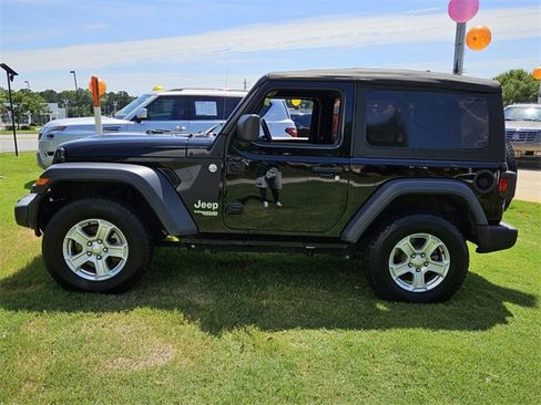 Used 2021 Jeep Wrangler Sport S image 4
