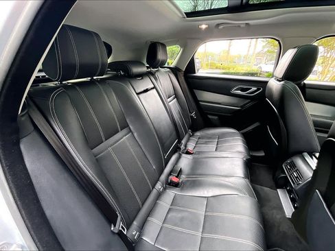 Used 2018 Land Rover Range Rover Velar S image 21