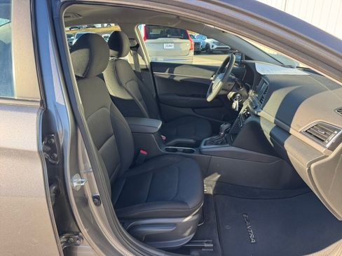 Used 2018 Hyundai Elantra SE w/ SE Connectivity Package 04 image 32