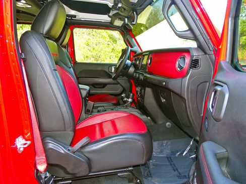 Used 2023 Jeep Wrangler Unlimited Rubicon 4xe image 19