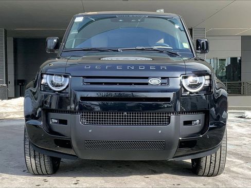 New 2026 Land Rover Defender 110 X-Dynamic SE image 3