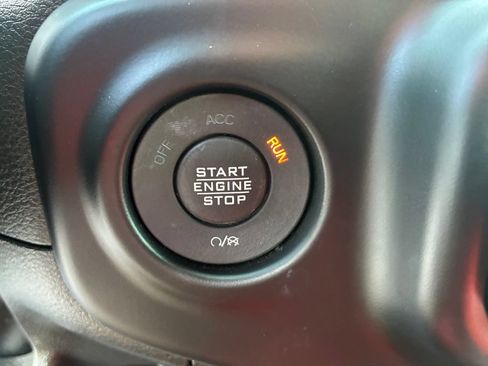 Used 2022 Jeep Wrangler Unlimited Sport AWD/4WD image 18