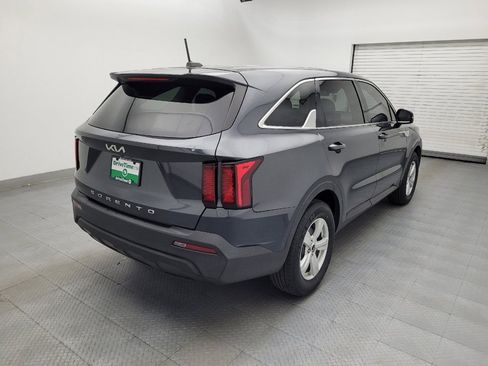Used 2022 Kia Sorento LX FWD image 9