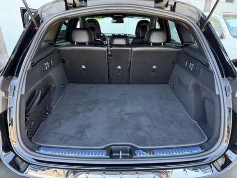 Used 2025 Mercedes-Benz GLC 300 4MATIC image 18
