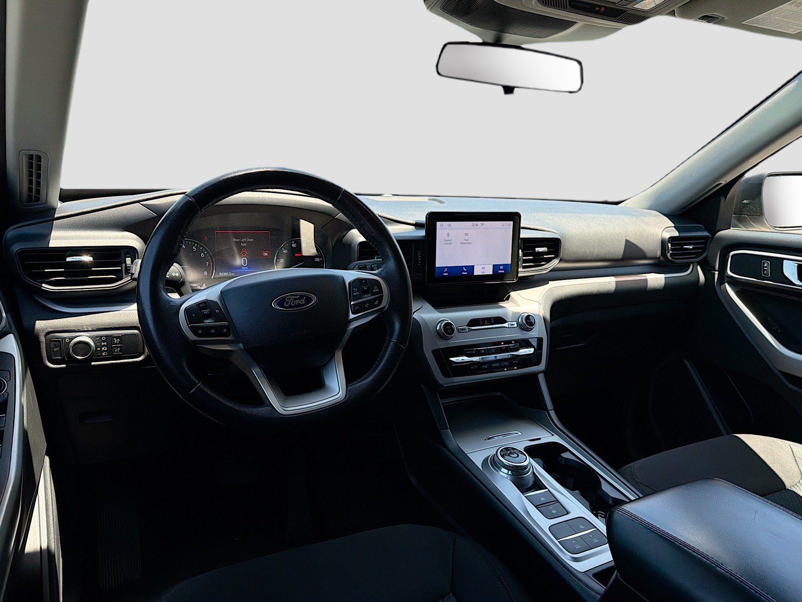 Used 2023 Ford Explorer XLT RWD image 13