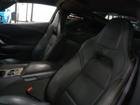 Used 2015 Chevrolet Corvette Z06 w/ 3LZ Preferred Equipment Group image 38