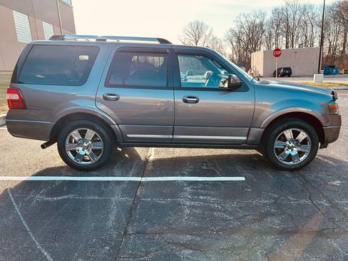 Used 2010 Ford Expedition Limited image 6
