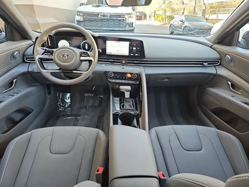 Used 2023 Hyundai Elantra SEL w/ Convenience Package FWD image 14