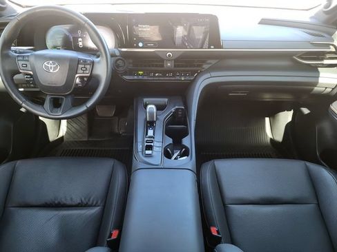 Used 2023 Toyota Crown AWD/4WD image 23