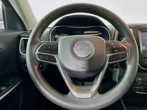 Used 2020 Jeep Cherokee Latitude FWD image 18