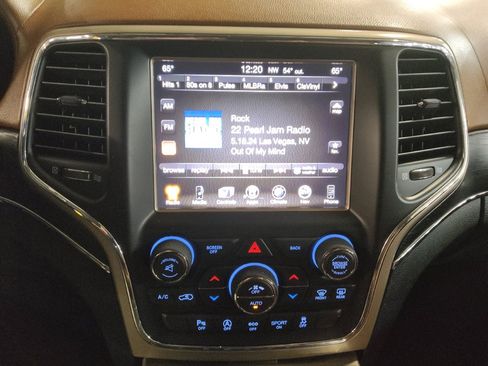 Used 2016 Jeep Grand Cherokee Summit image 25