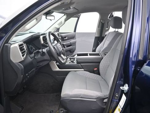 Used 2022 Toyota Tundra SR5 w/ SR5 Convenience Package AWD/4WD image 10