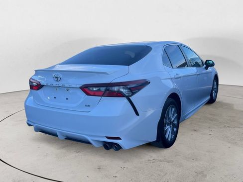 Used 2022 Toyota Camry SE FWD image 4