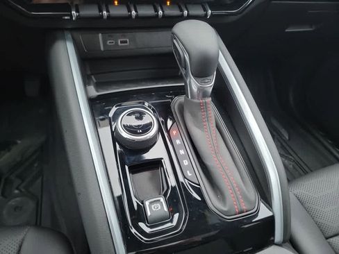 Certified 2025 Chevrolet Colorado Z71 w/ Z71 Convenience Package 2 image 17