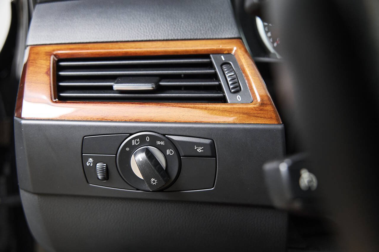 Used 2008 BMW M5 RWD image 54