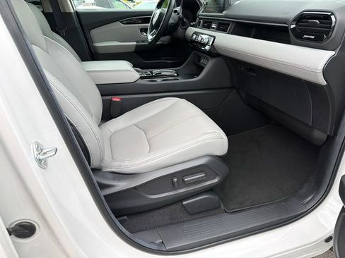 Used 2025 Honda Pilot EX-L image 13