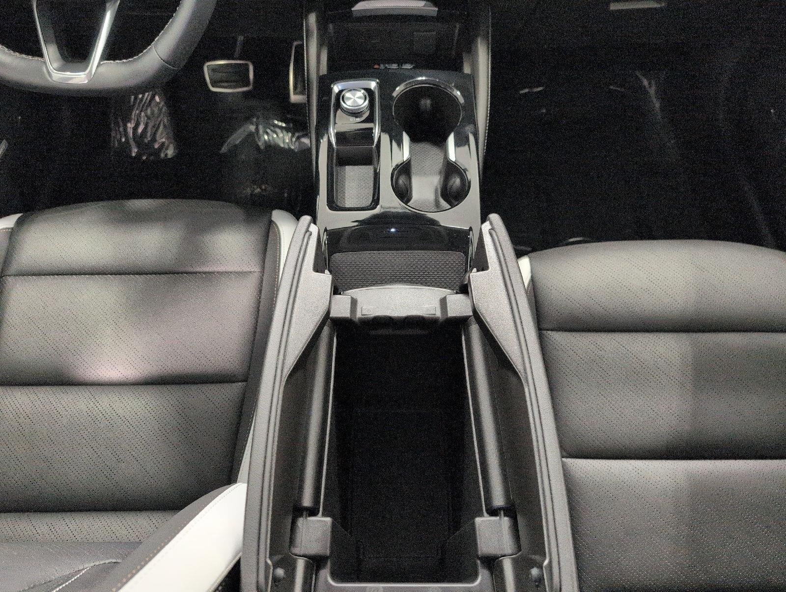 Used 2024 Buick Envision Sport Touring AWD/4WD image 17