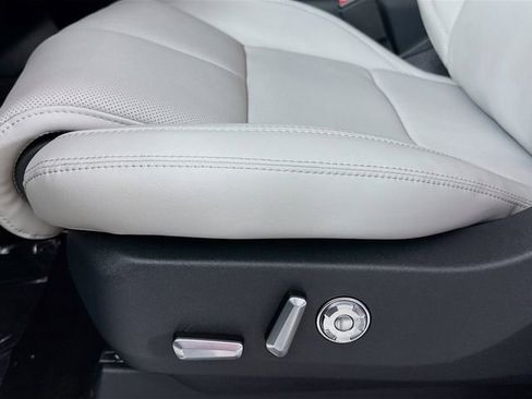 New 2026 Lincoln Navigator Reserve AWD/4WD image 21