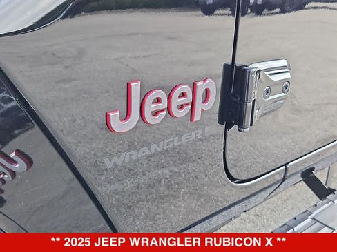 Used 2025 Jeep Wrangler Unlimited Rubicon AWD/4WD image 11