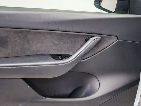 Used 2020 Tesla Model Y Performance image 19