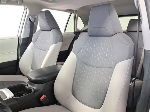 Used 2023 Toyota RAV4 XLE image 20