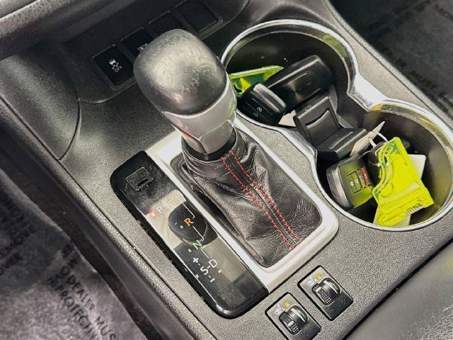 Certified 2019 Toyota Highlander SE w/ Nightshade Edition FWD image 18