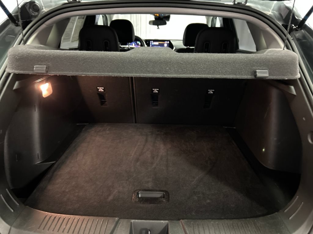 Used 2025 Chevrolet Trax LT FWD image 22
