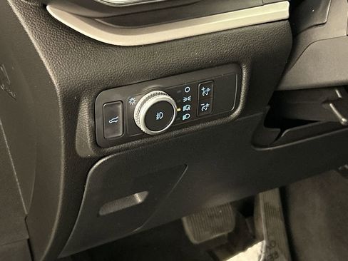 Used 2022 Ford Explorer XLT w/ Equipment Group 202A image 13