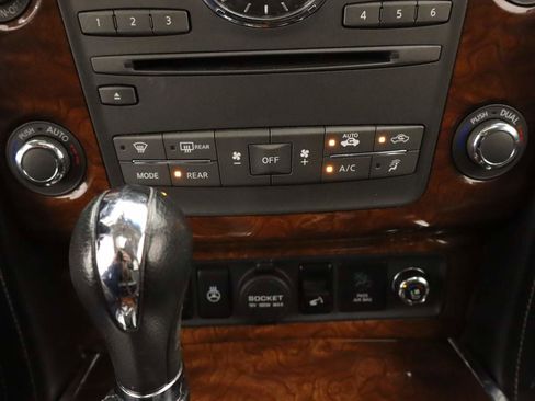Used 2016 INFINITI QX80 4WD w/ Deluxe Technology Package image 11