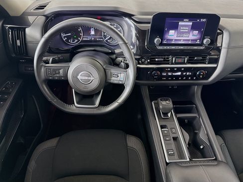 Used 2025 Nissan Pathfinder SV FWD image 26