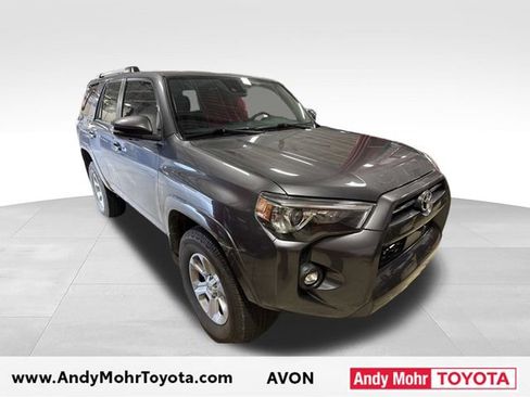 Used 2022 Toyota 4Runner SR5 Premium w/ Moonroof Package AWD/4WD image 2